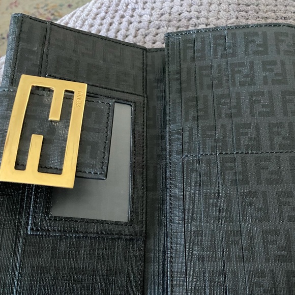 FENDI CONTINENTAL WALLET - Picture 7 of 8